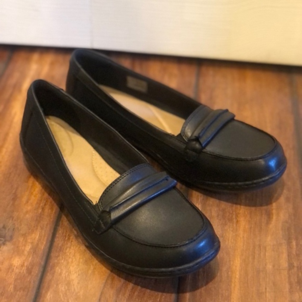Clarks Black Women’s Loafers Slip-On Shoes Size 10